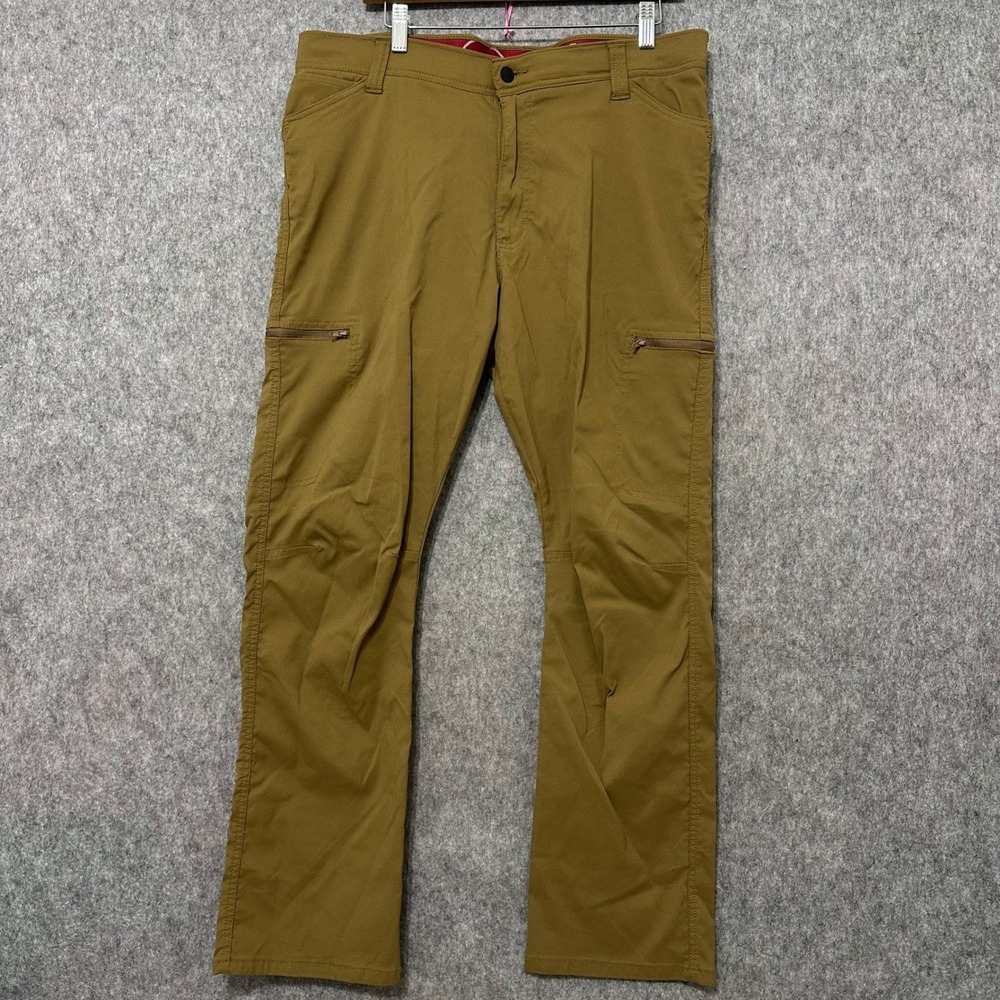 Wrangler Mens 36x30 Tan Cargo Pants Outdoor Casual Zip Pockets Nylon Blend